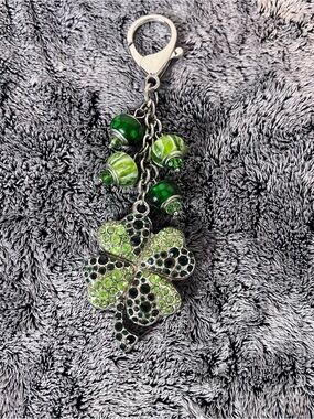 Willabee & Ward March Shamrock Green Rhinestone Keychain Bag Charm Danbury Mint